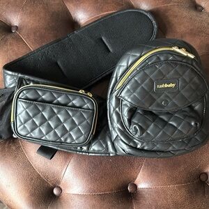 Fits newborns to 36 months, and up to 45lbs
Fits 23-44 inch waist